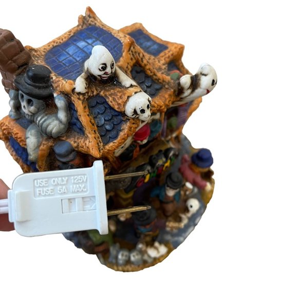 Spooky Hollow Ghost Haunted Cinema Halloween Lighted House Village ceramic Decor - Picture 5 of 10